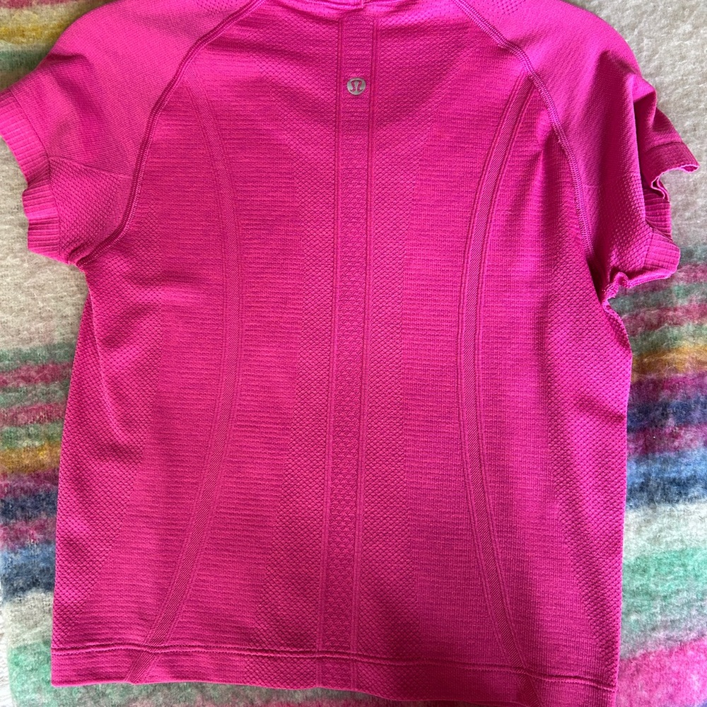 lululemon pink swiftly tech cropped